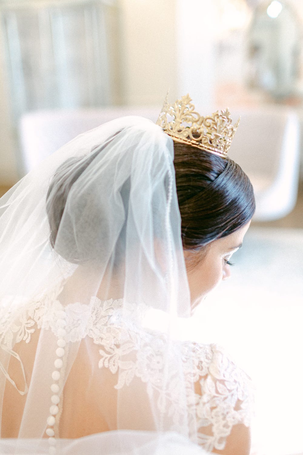 bride profile wearing crown